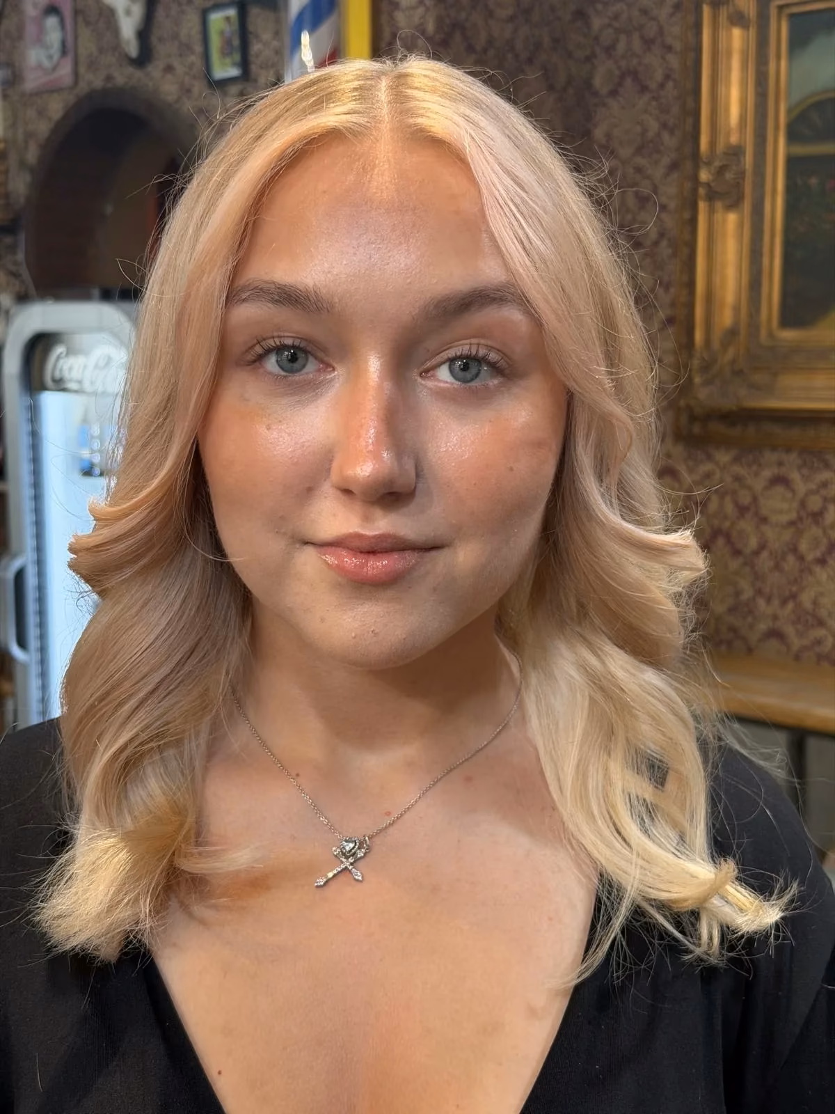 Natuerliche blonde Coloration frontal